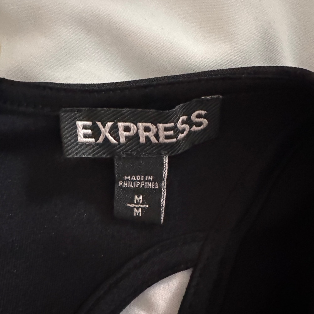 Express Crop Top - Picture 5 of 5